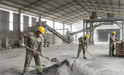 Thermlyte silicon carbide refractory plastics