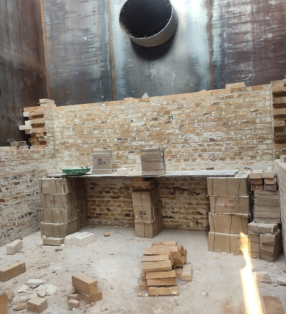 chamber brick refractory lining during wall construction